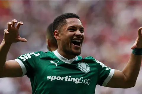 تقارير: مانشستر يونايتد يرغب في ضم فيتور روكي